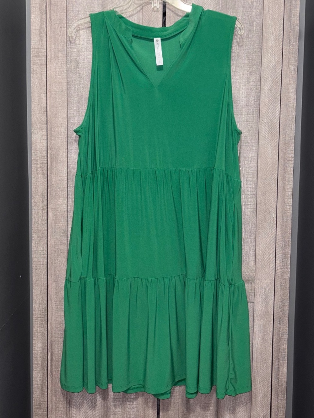 Kelly Green Dear Scarlett Tiered ""Lizzy" wrinkle free dress 2X
